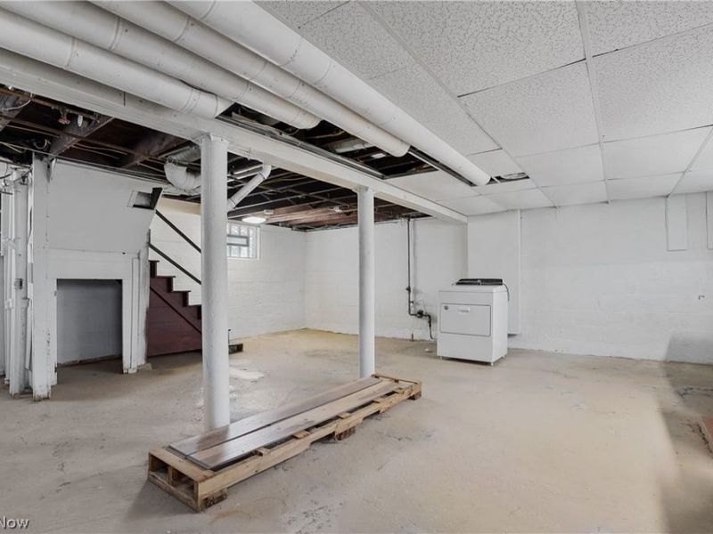 8805 Jeffries Avenue, Cleveland, OH 44105 Photo 39