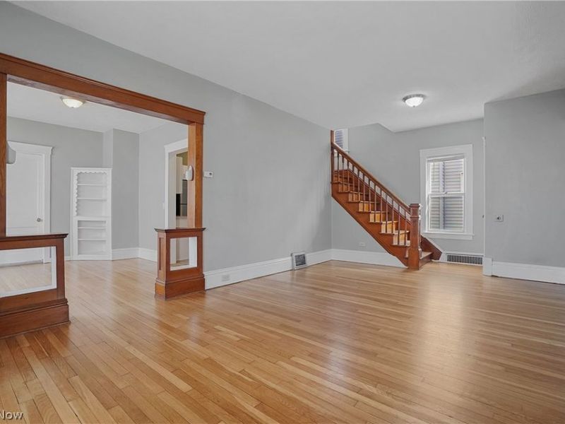 8805 Jeffries Avenue, Cleveland, OH 44105 Photo 7