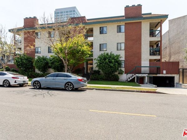 330 Burchett Street, Unit 206, Glendale, CA 91203