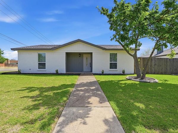 6656 Starnes Road, Watauga, TX 76148