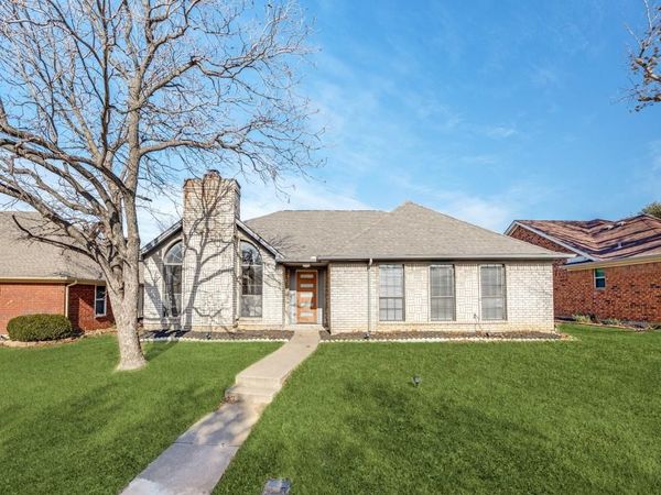 1581 Glenmore Drive, Lewisville, TX 75077