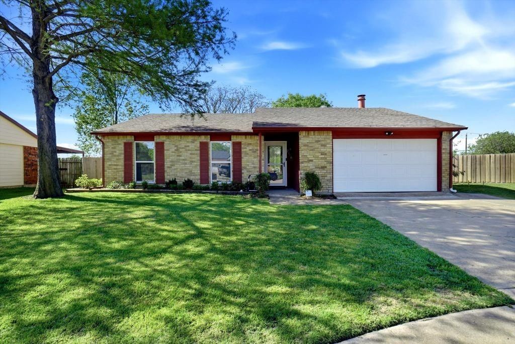 2358 Honeycomb Court, Fort Worth, TX 76131 Main Photo