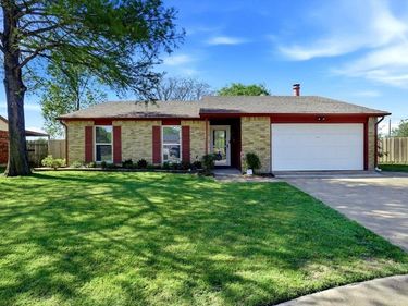 2358 Honeycomb Court, Fort Worth, TX 76131