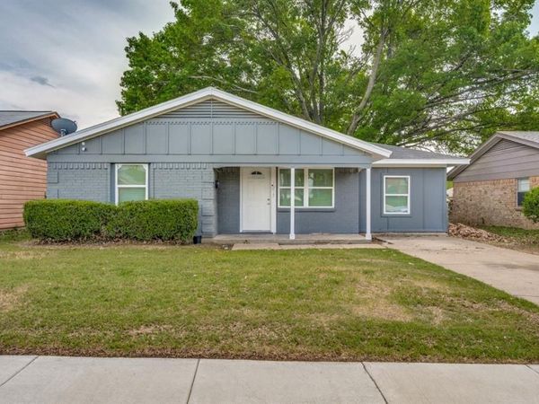 1913 San Antonio Street, Grand Prairie, TX 75051