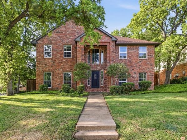 1801 Rolling Ridge Drive , Grapevine, TX 76051