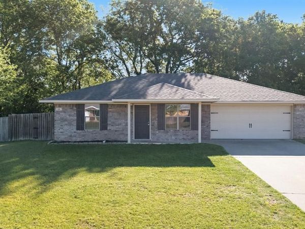 208 Shelley, Lindale, TX 75771