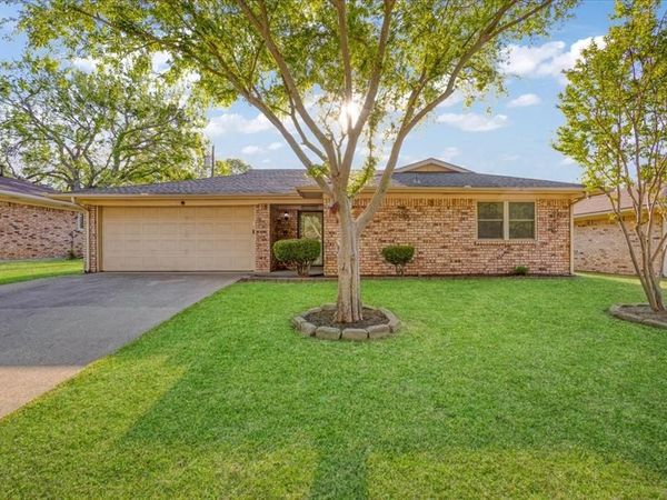 1904 Paula Drive , Denison, TX 75020