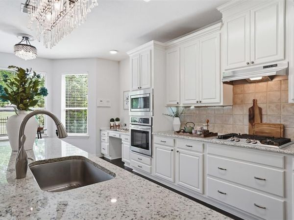 913 Royal Oaks Drive, McKinney, TX 75072