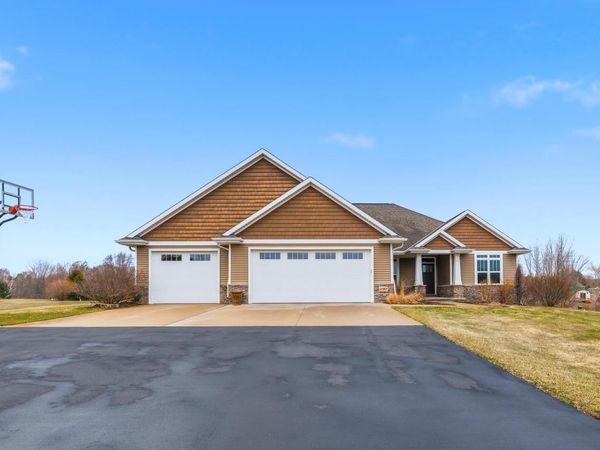 3383 HAWKEYE COURT, Suamico, WI 54313