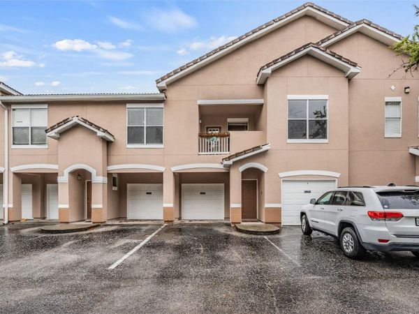 18107 VILLA CREEK DRIVE , Unit 18107, TAMPA, FL 33647