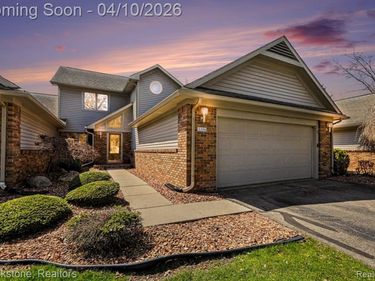 3376 Rivers Edge Drive, Wayne, MI 48184