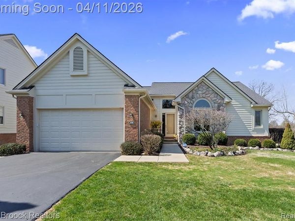 5010 Lake Vista Drive, West Bloomfield Twp, MI 48323