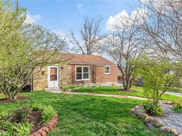 208 Creston Dr, West Mifflin, PA 15122