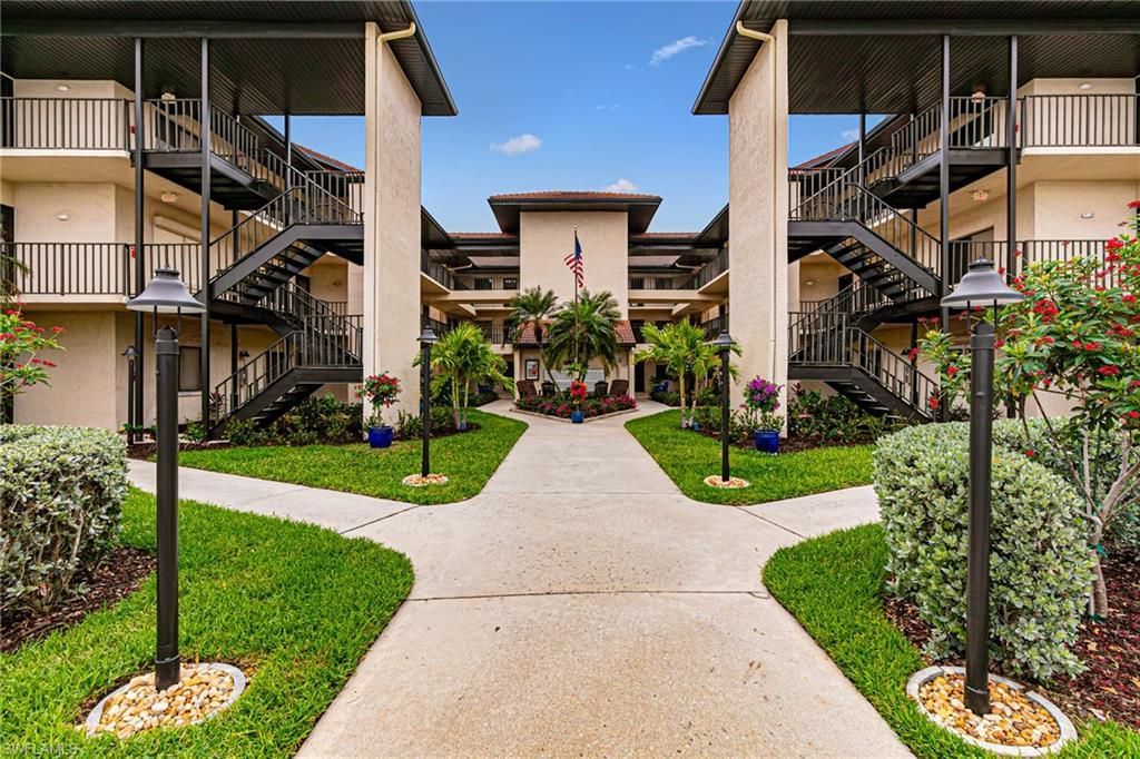 11460 Caravel Cir, Unit 5018, Fort Myers, FL 33908 Main Photo
