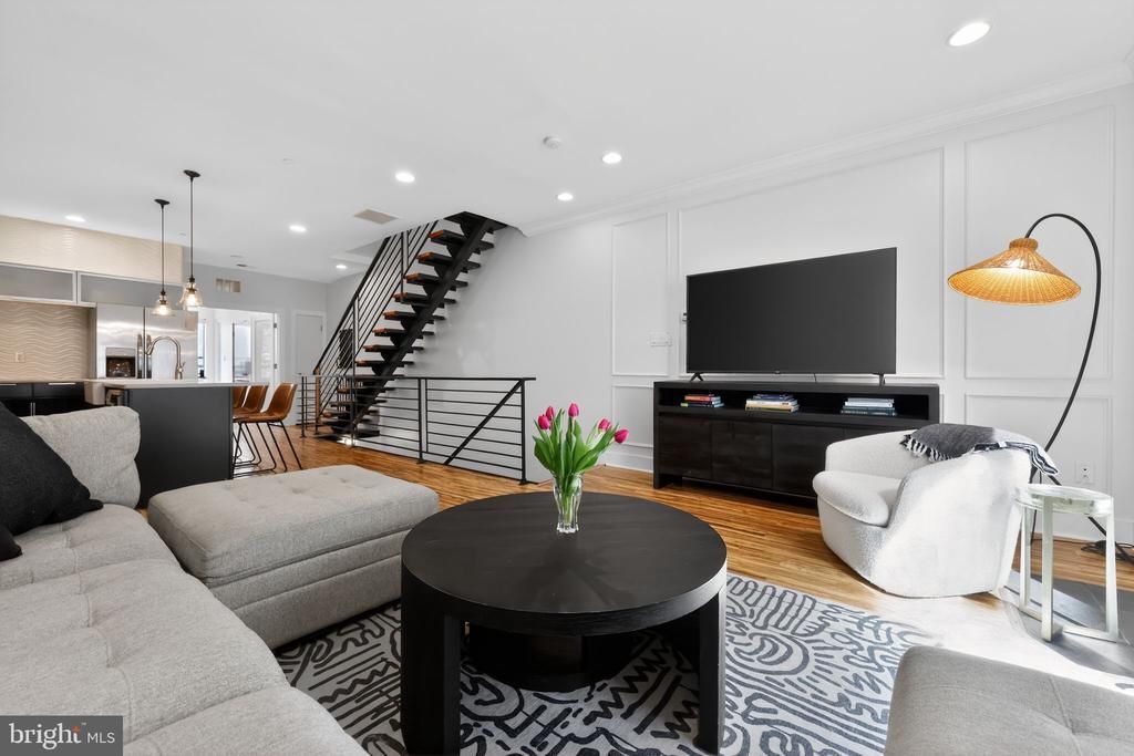 1114 Bainbridge Street, Unit B, Philadelphia, PA 19147 Main Photo