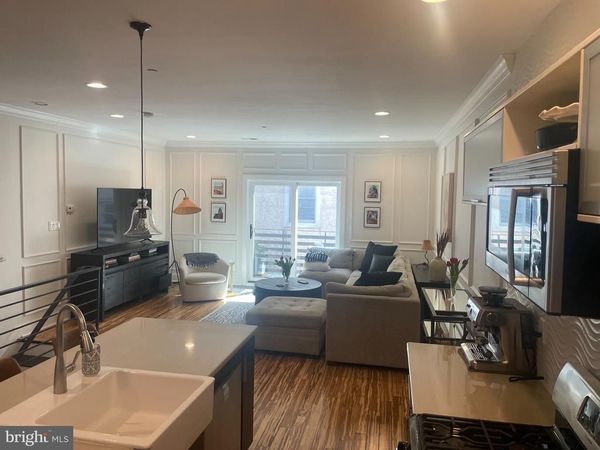 1114 BAINBRIDGE STREET, Unit B, PHILADELPHIA, PA 19147