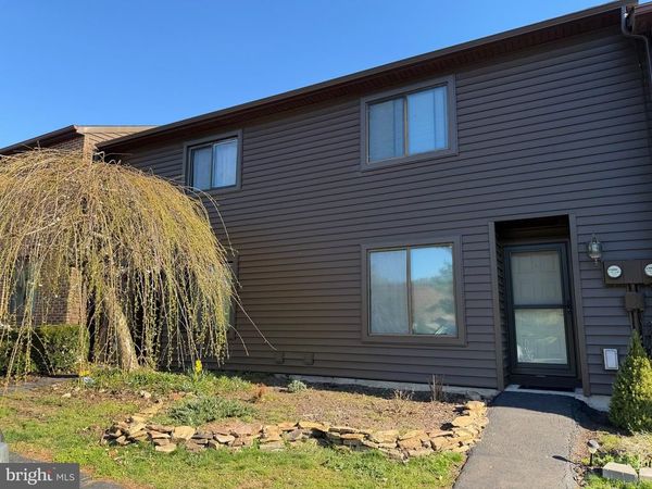 2604 VILLAGE ROAD, ORWIGSBURG, PA 17961