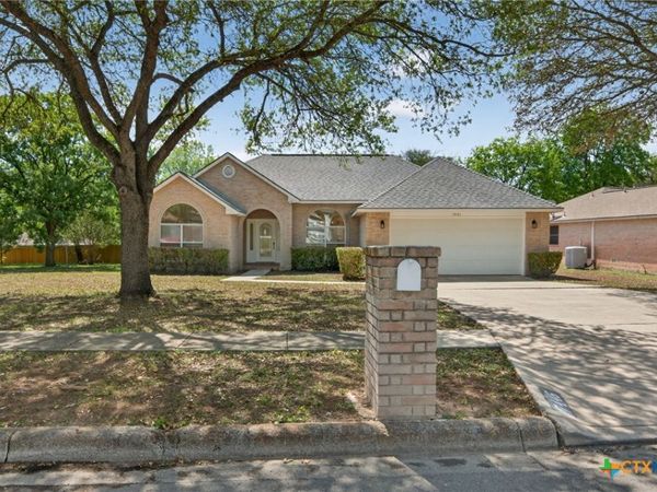 7446 Oak Marsh Street, Live Oak, TX 78233