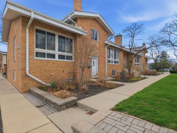 1525 N Arlington Heights Road , Unit D, Arlington Heights, IL 60004