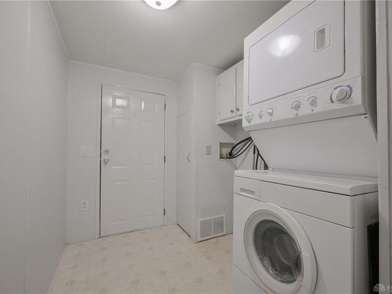 12218 Sandi Lane, Medway, OH 45341 Photo 18