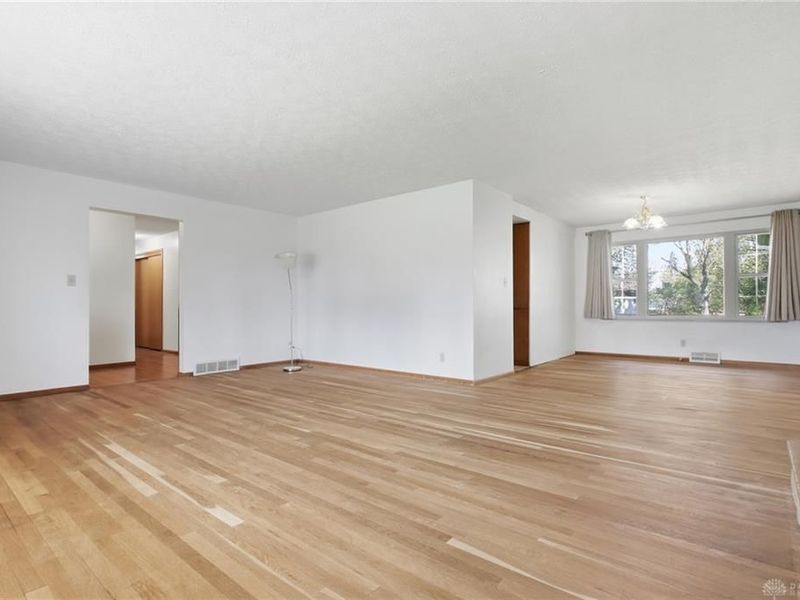 814 Wellington Drive, Springfield Township, OH 45506 Photo 10