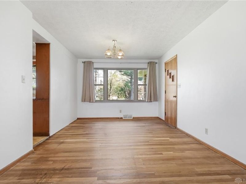 814 Wellington Drive, Springfield Township, OH 45506 Photo 11