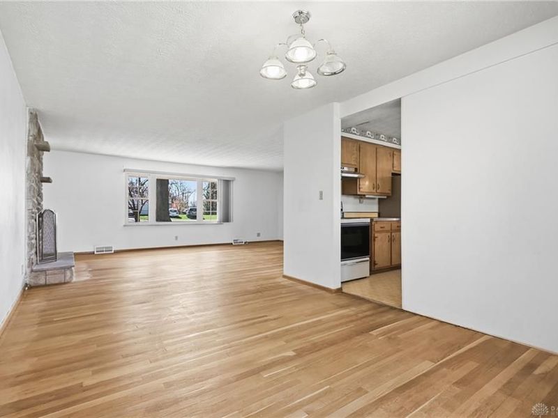 814 Wellington Drive, Springfield Township, OH 45506 Photo 12