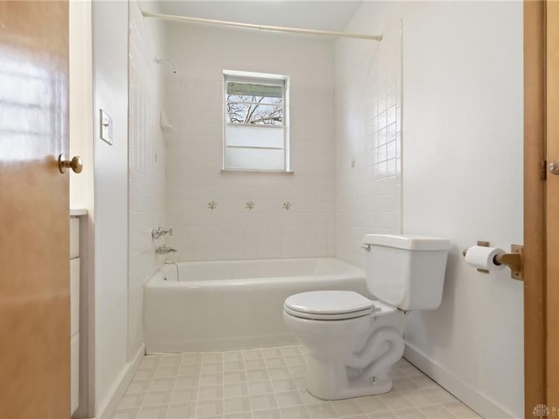 814 Wellington Drive, Springfield Township, OH 45506 Photo 24