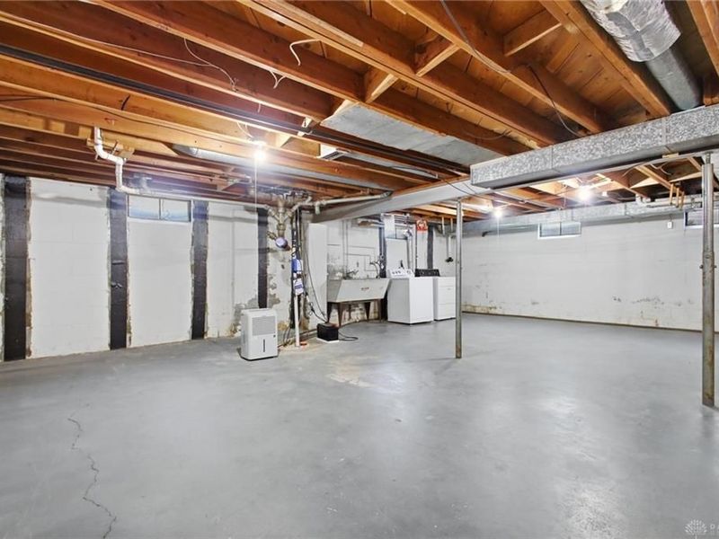 814 Wellington Drive, Springfield Township, OH 45506 Photo 32