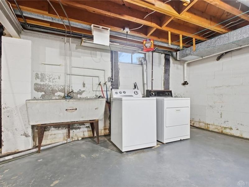 814 Wellington Drive, Springfield Township, OH 45506 Photo 33