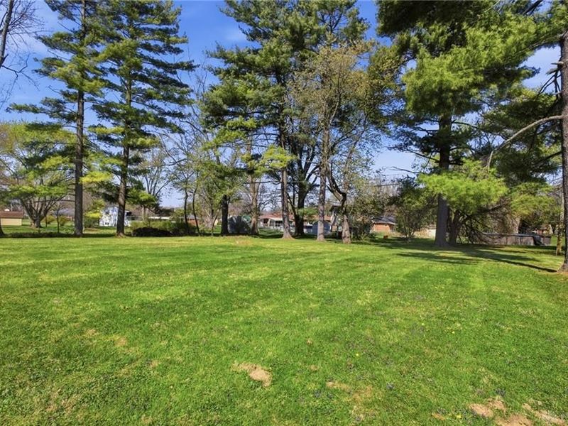 814 Wellington Drive, Springfield Township, OH 45506 Photo 45