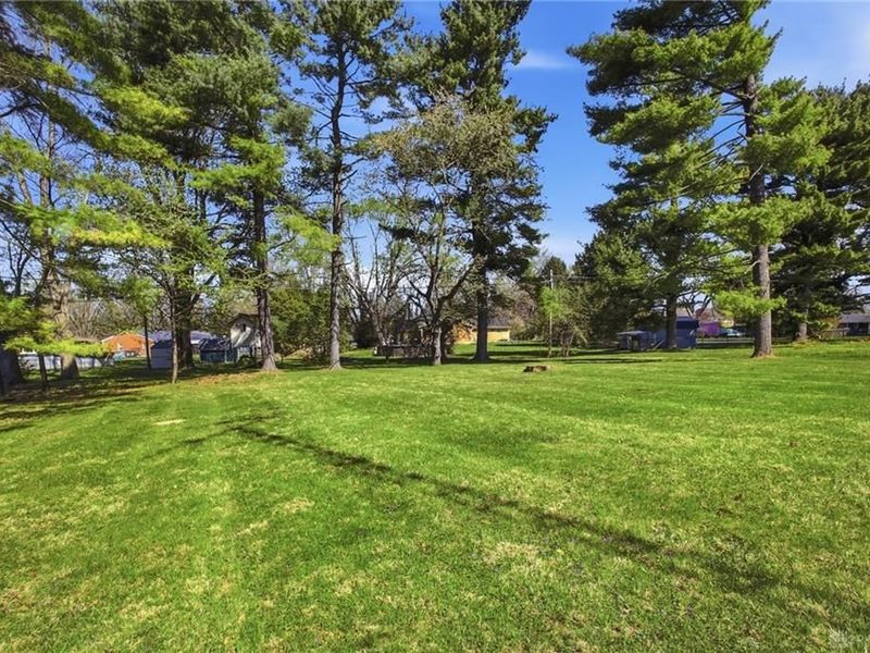 814 Wellington Drive, Springfield Township, OH 45506 Photo 46