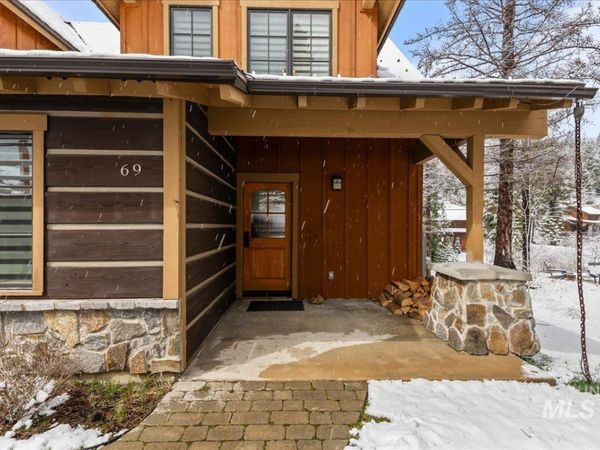 69 Golden Bar Ct., Donnelly, ID 83615