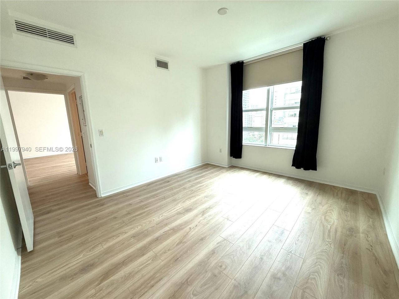 951 Brickell Ave , Unit 1103, Miami, FL 33131 Photo