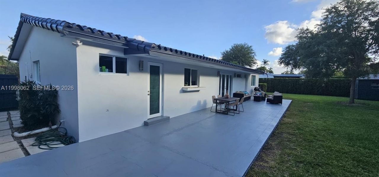 10900 SW 107th Ave , Miami, FL 33176 Photo