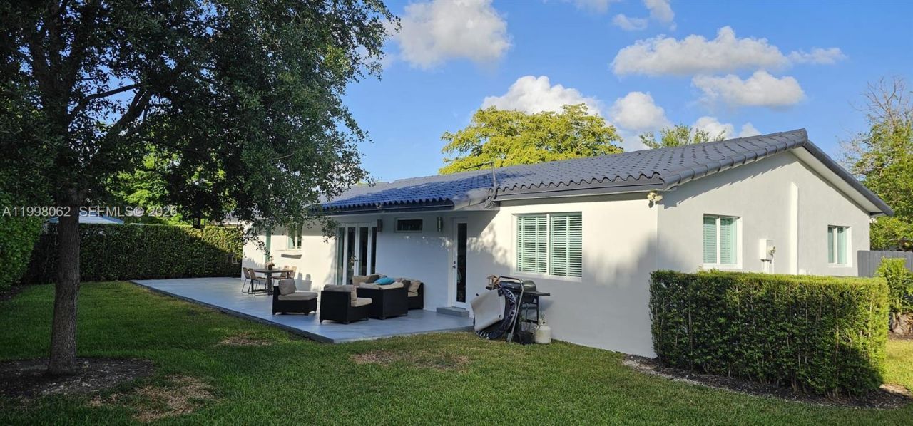 10900 SW 107th Ave , Miami, FL 33176 Photo