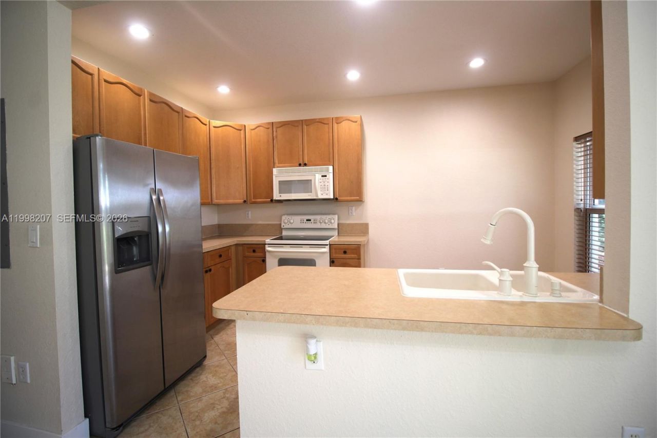 3377 Merrick Ln, Unit 707, Margate, FL 33063 Photo