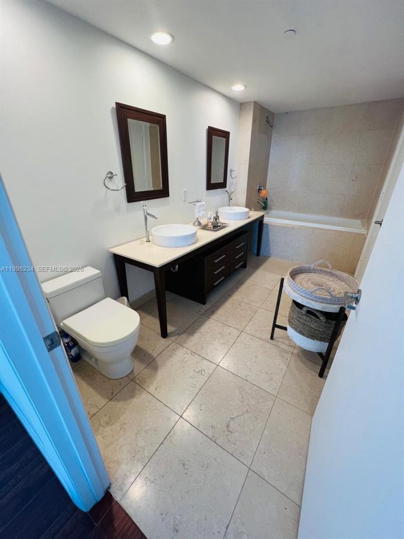 495 Brickell Ave, Unit 2707, Miami, FL 33131 Photo