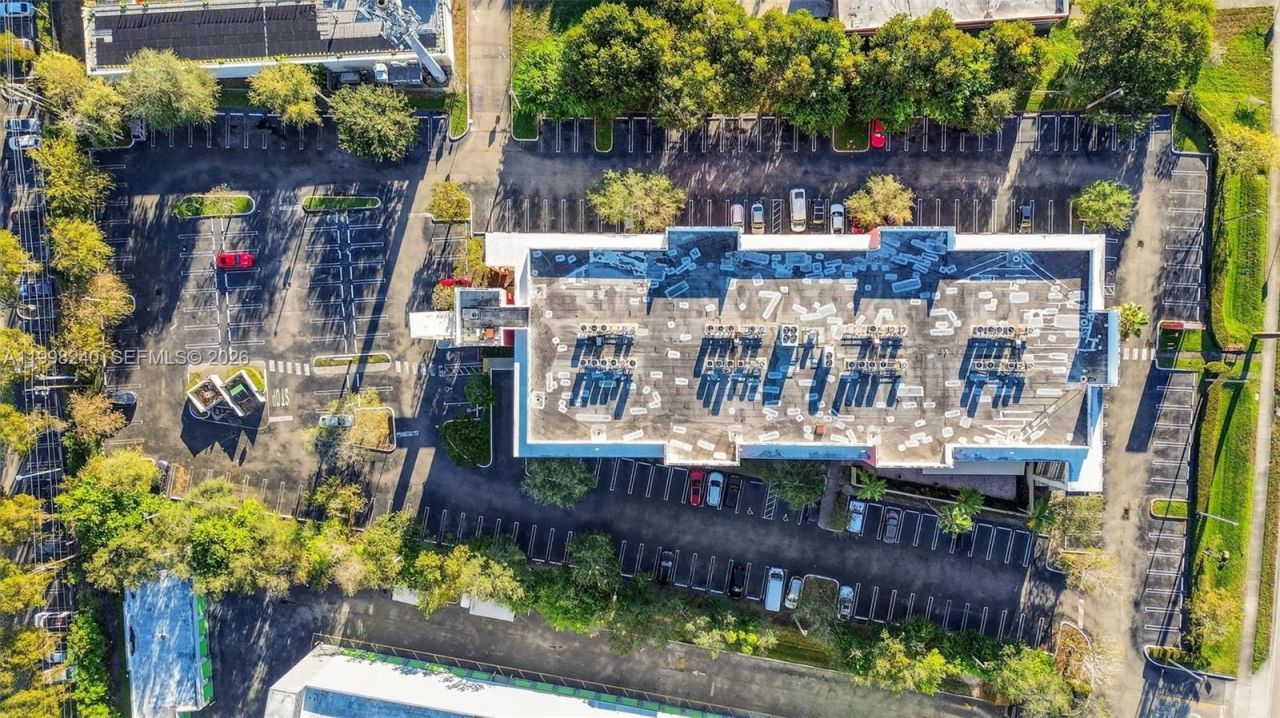 Beauty Salon For Sale In Hialeah , Hialeah, FL 33015 Photo