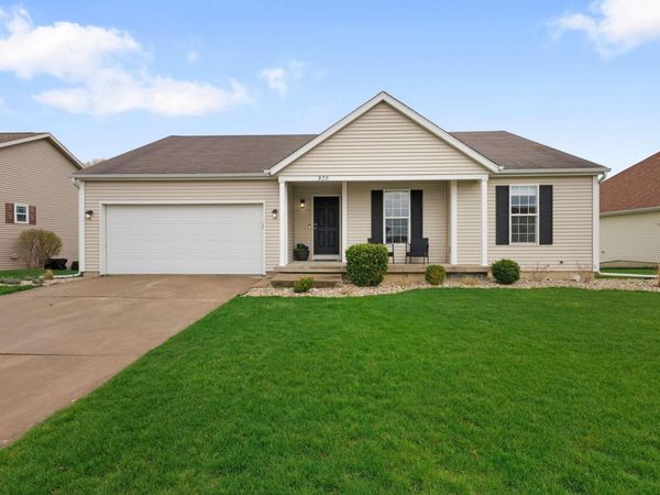 928 Woodhouse Drive, Mishawaka, IN 46544