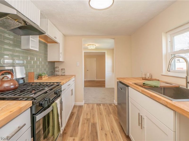 1131 Hampton Road, Kent, OH 44240 Photo 14