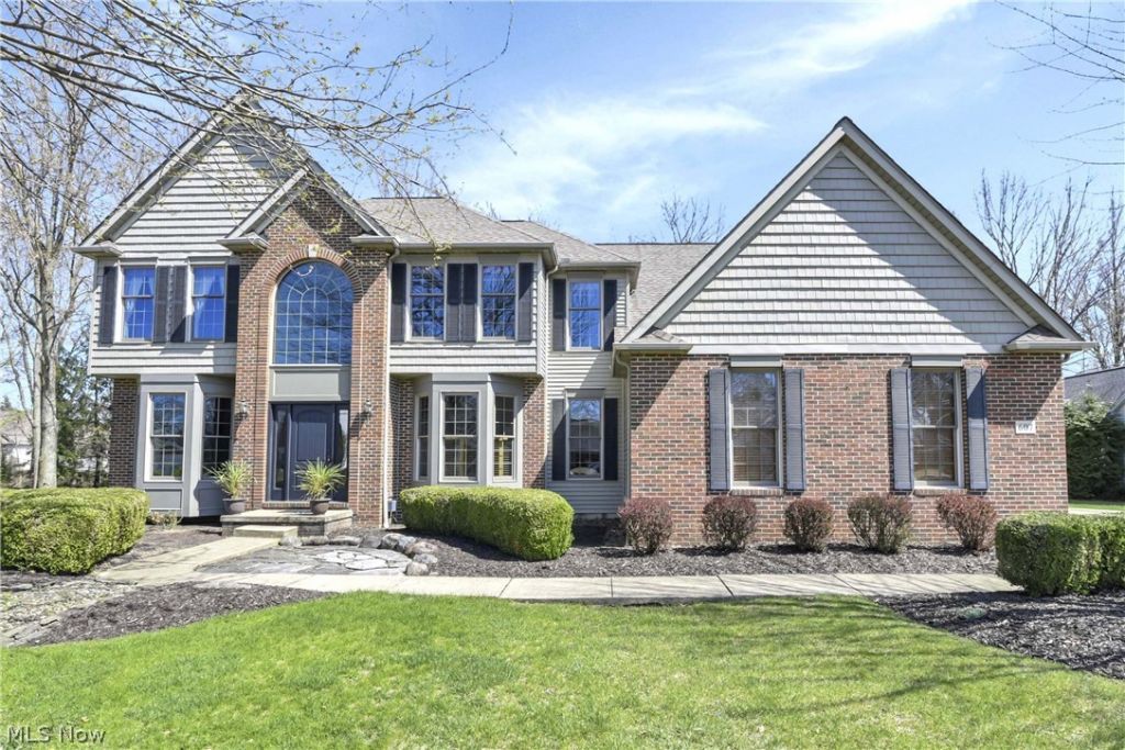 607 Parkside Drive, Avon Lake, OH 44012 Main Photo