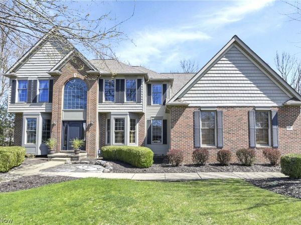 607 Parkside Drive, Avon Lake, OH 44012