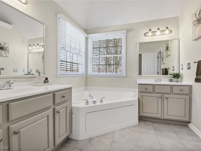 607 Parkside Drive, Avon Lake, OH 44012 Photo 6