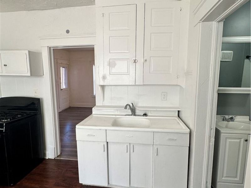 837 Wayside Road, Unit 2, Cleveland, OH 44110 Photo 4