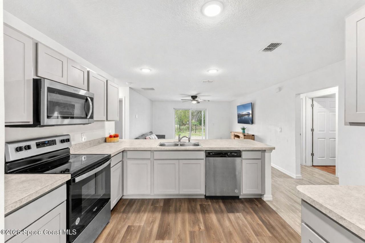 281 Sarah Road SW , Palm Bay, FL 32908 Photo