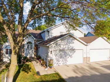 952 Kimberly Lane, Chanhassen, MN 55317