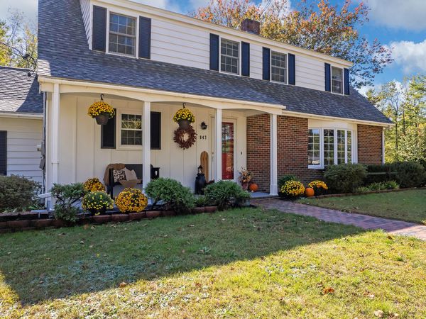 847 Middlesex Road, Topsham, ME 04086