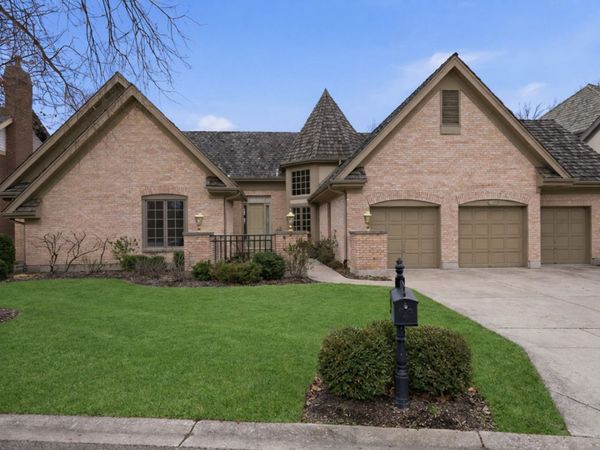 10 Lakeside Lane, North Barrington, IL 60010