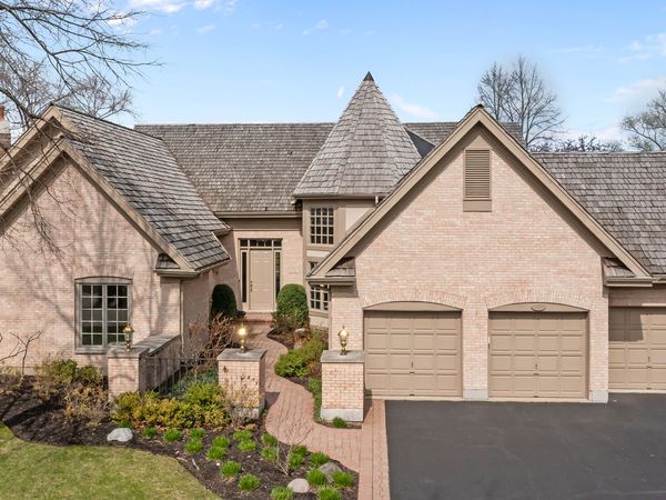 10 Lakeside Lane, North Barrington, IL 60010